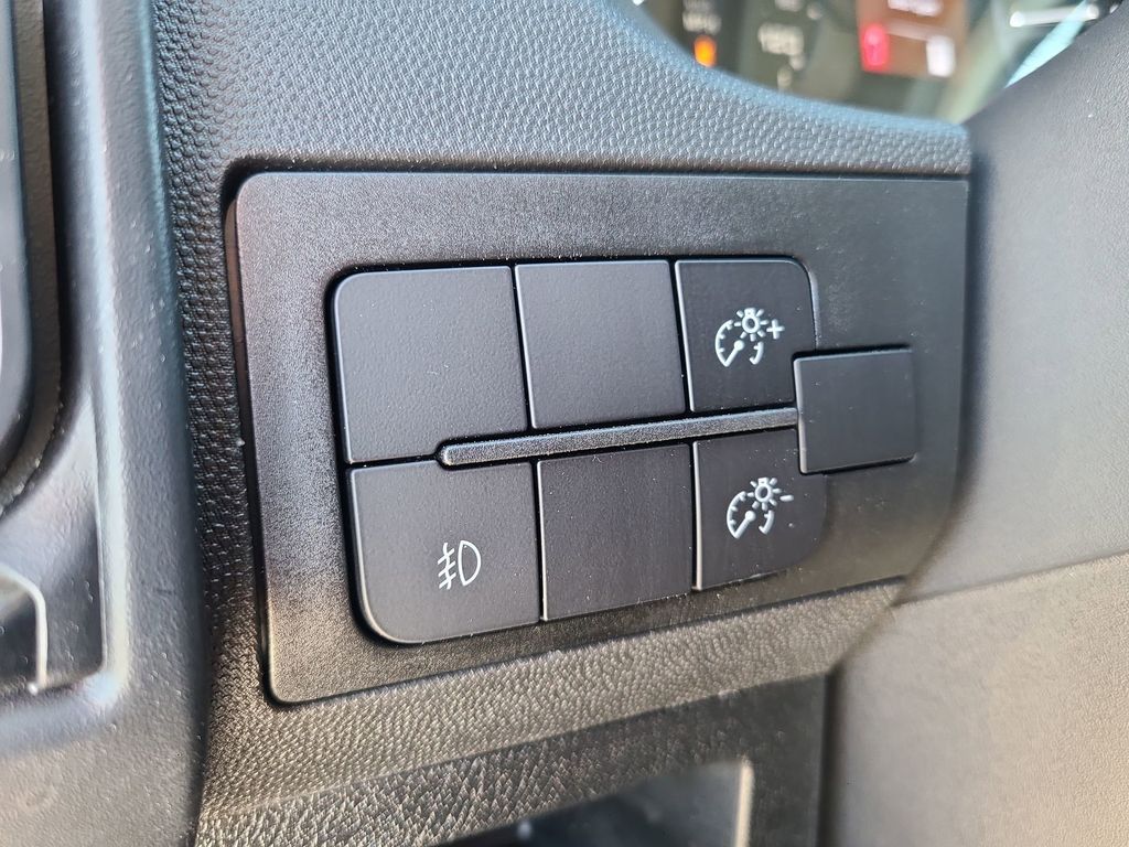 Vehicle image 37 of 53