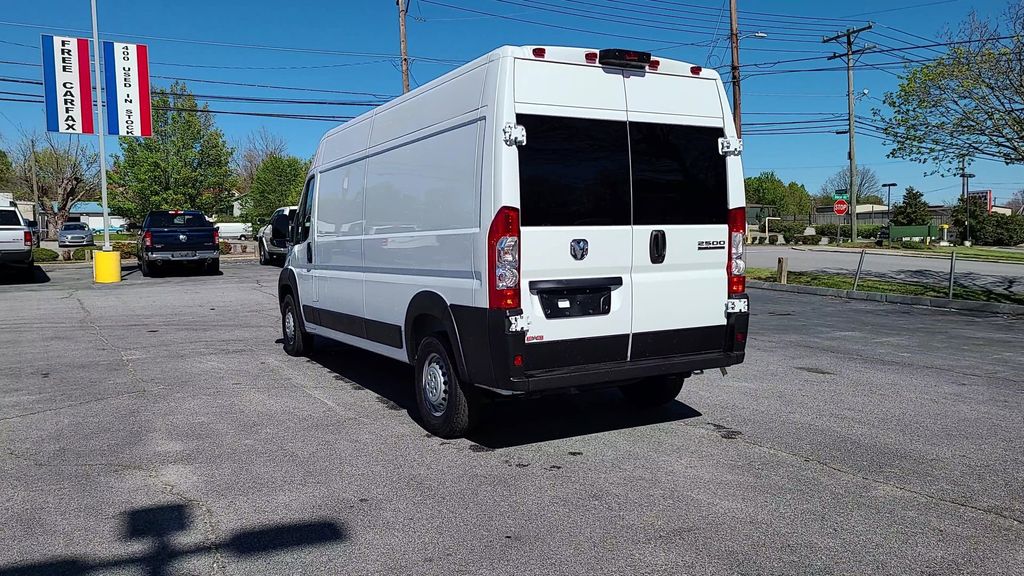 Vehicle image 10 of 53