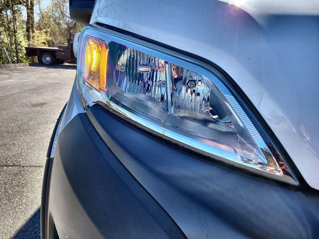 Vehicle image 46 of 53