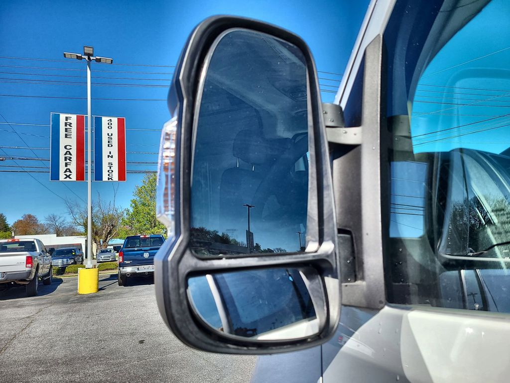Vehicle image 21 of 53
