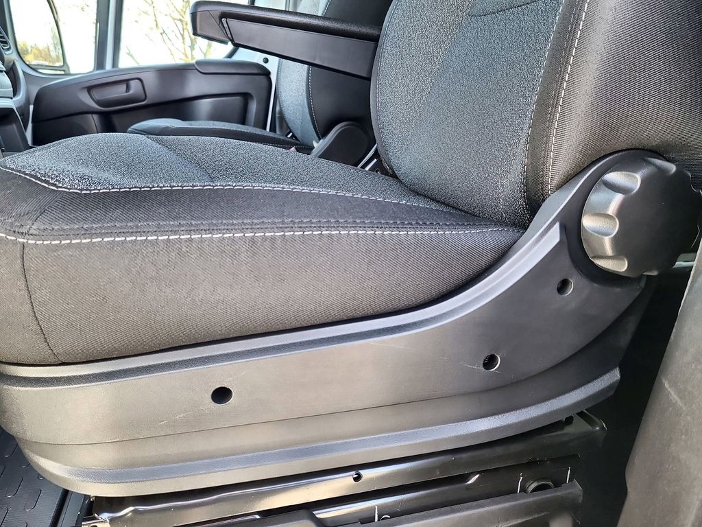 Vehicle image 22 of 53