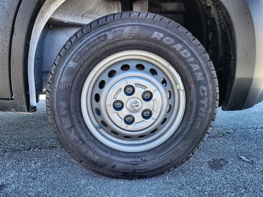 Vehicle image 13 of 53