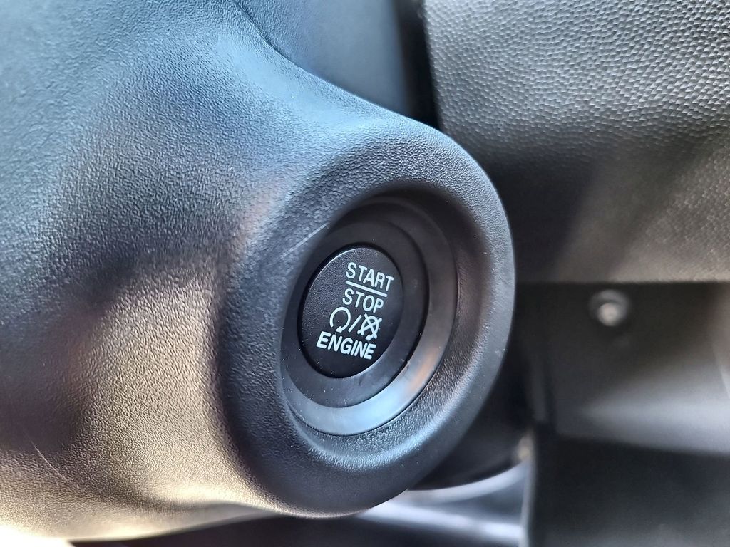 Vehicle image 40 of 53