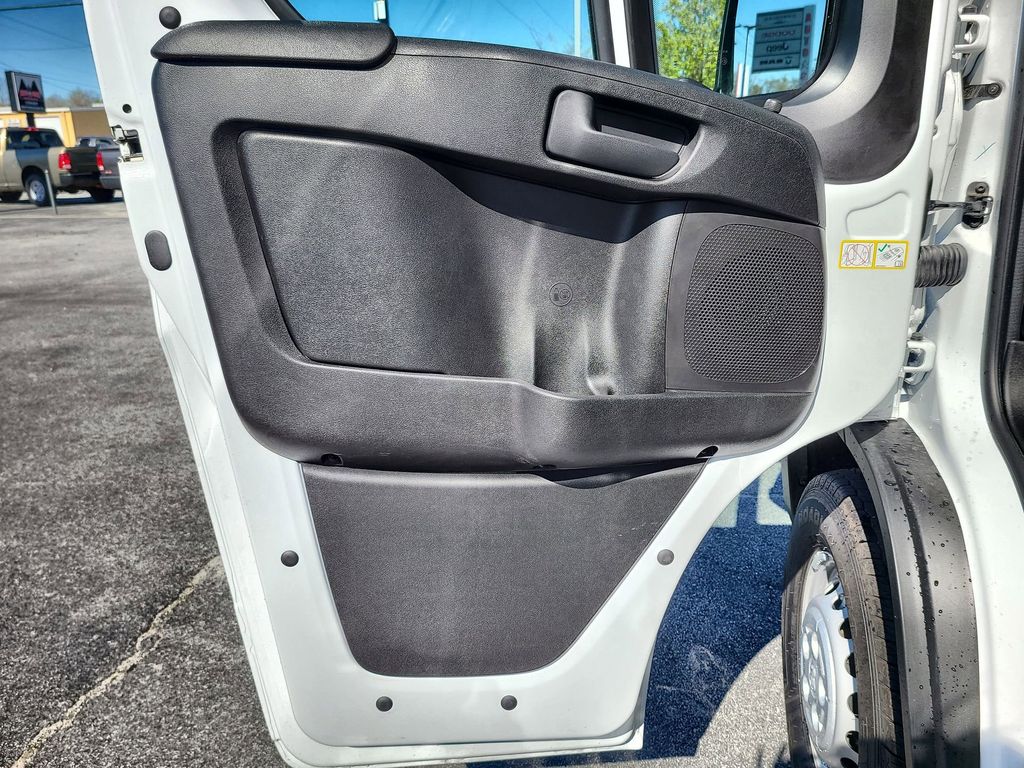 Vehicle image 50 of 53