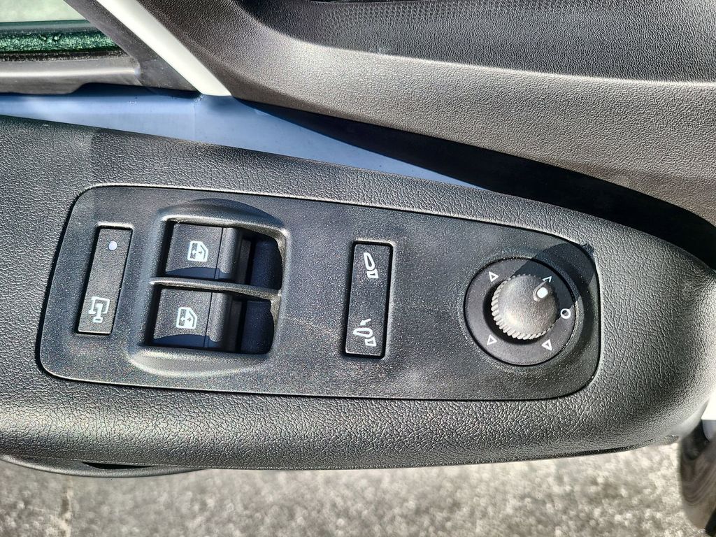 Vehicle image 51 of 53