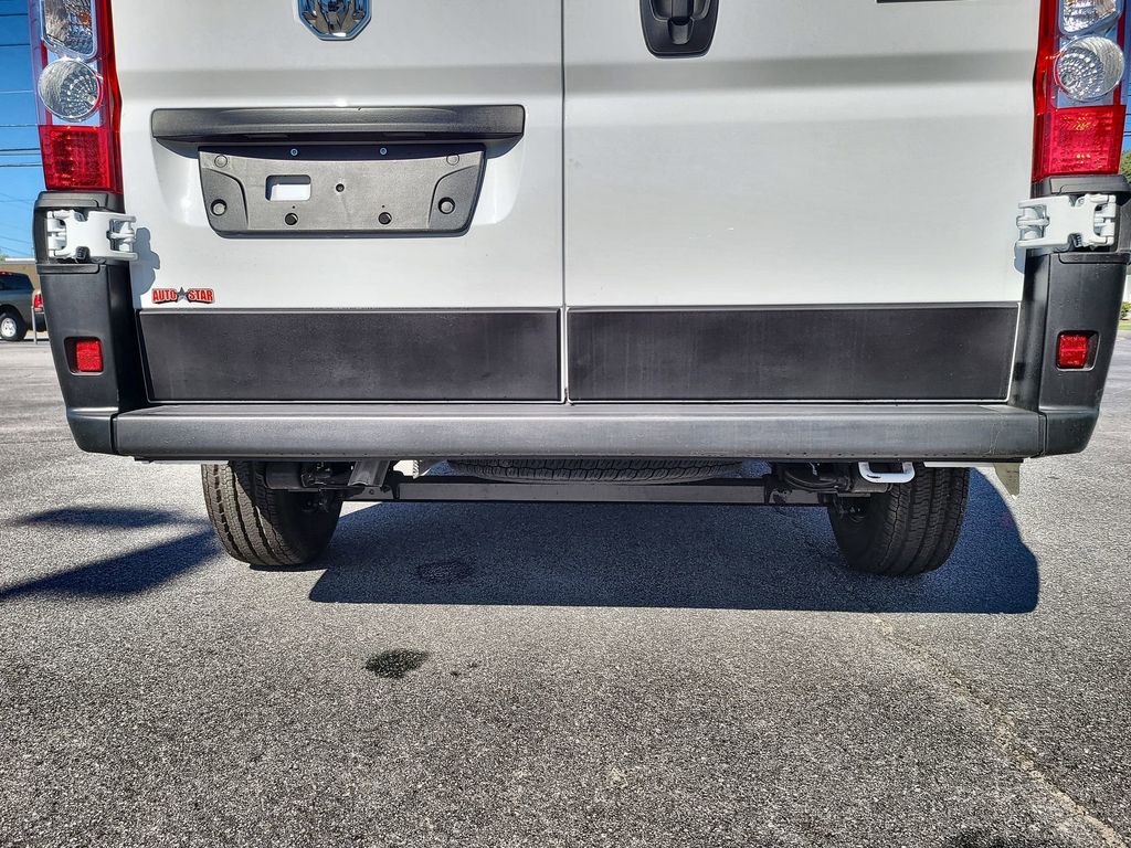 Vehicle image 8 of 53