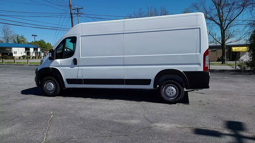 Vehicle image 11 of 53