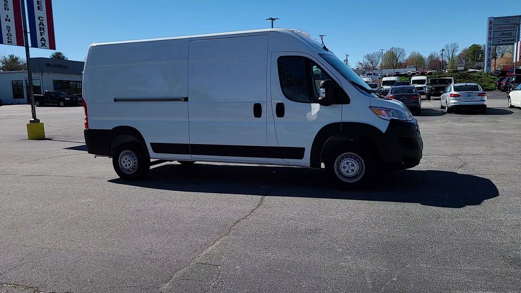 Vehicle image 5 of 53