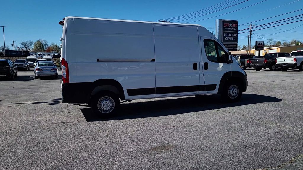 Vehicle image 6 of 53