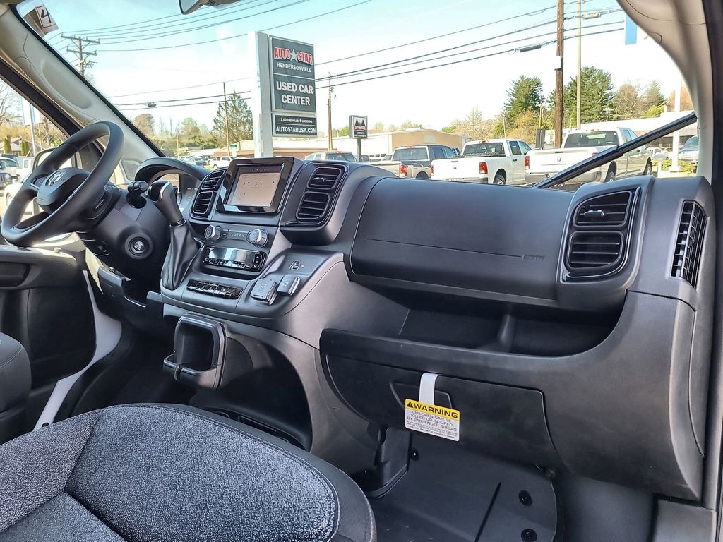 Vehicle image 25 of 53
