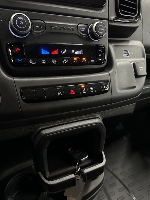 Vehicle image 13 of 23