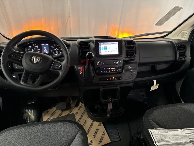 Vehicle image 21 of 23