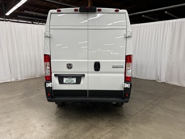 Vehicle image 5 of 23