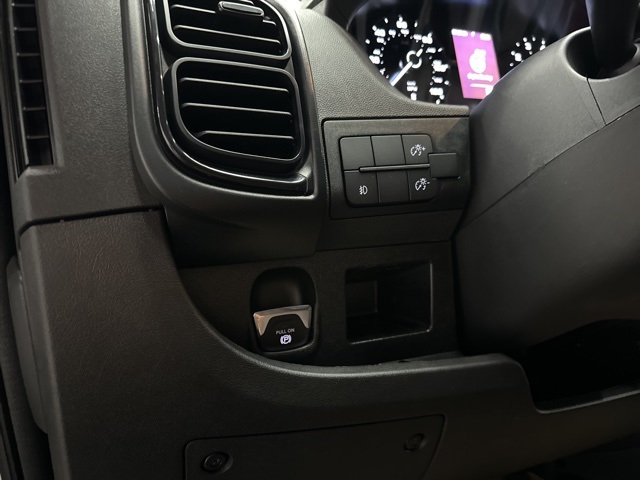 Vehicle image 9 of 23