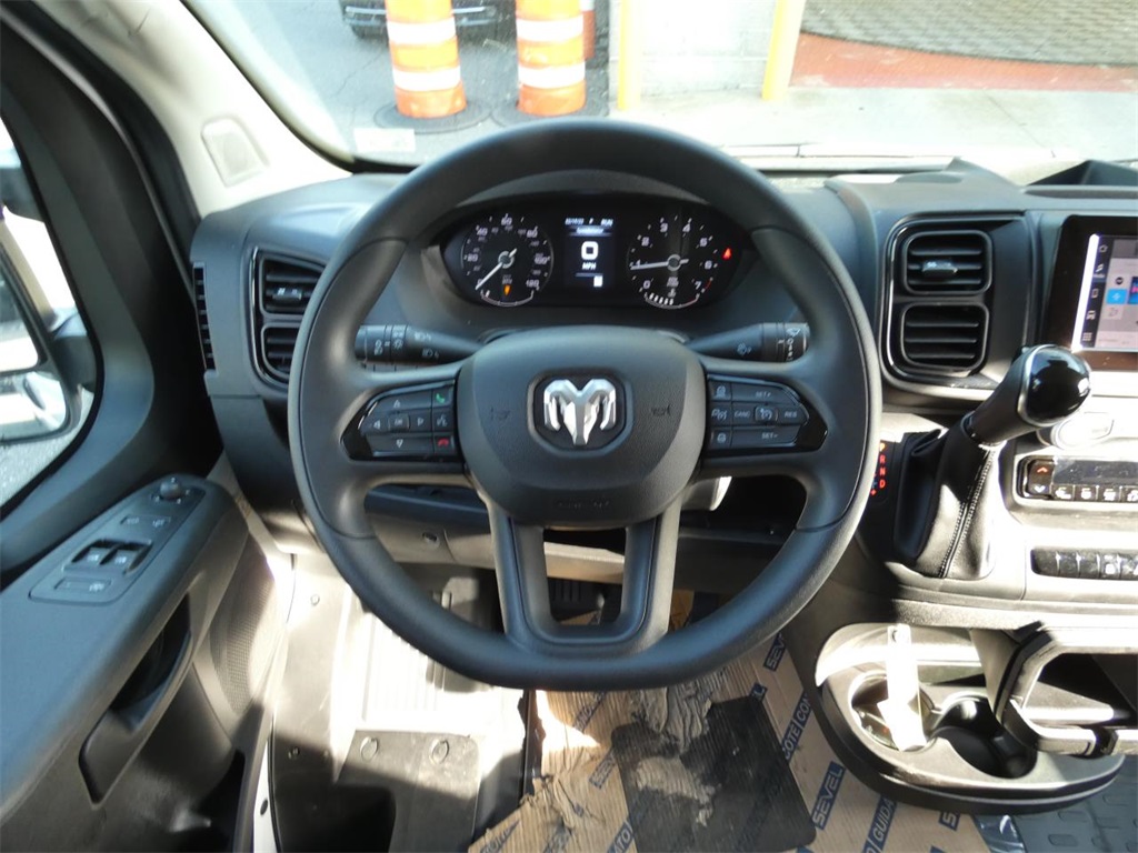 Vehicle image 16 of 23
