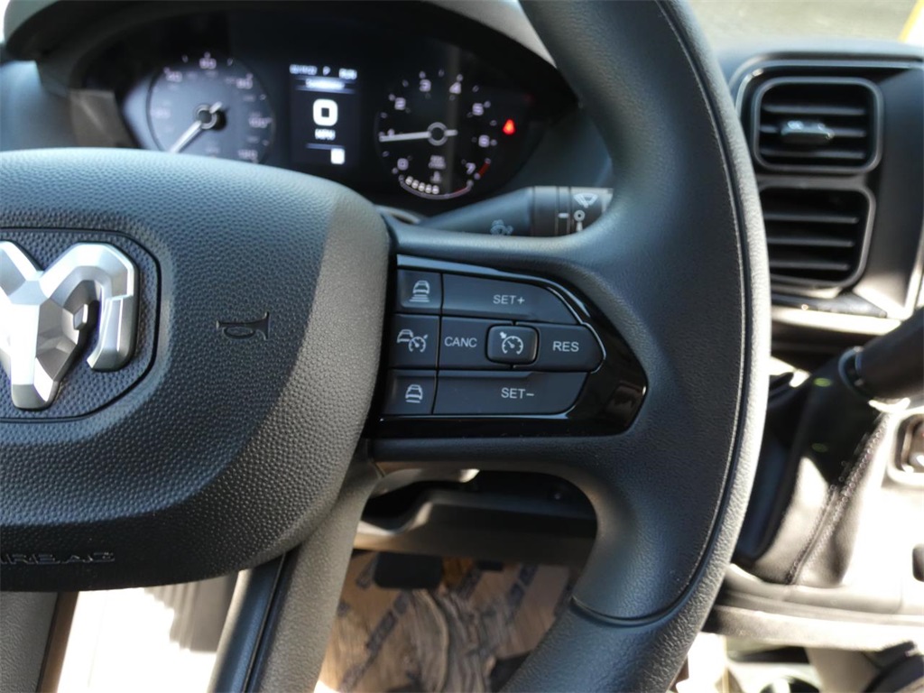 Vehicle image 18 of 23