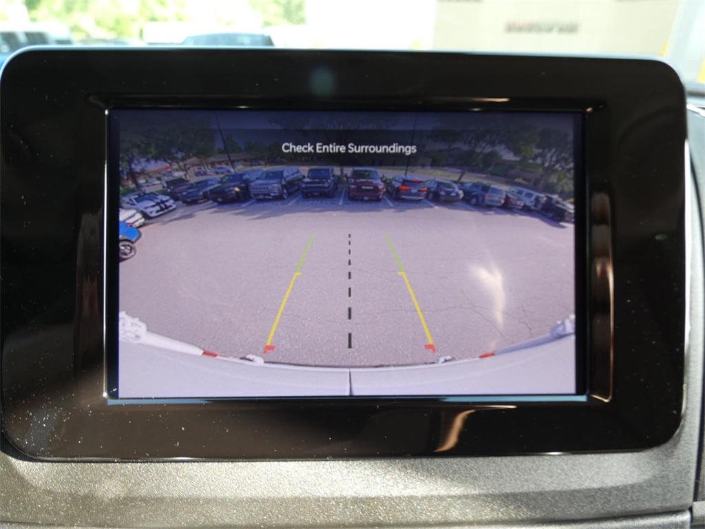 Vehicle image 21 of 23