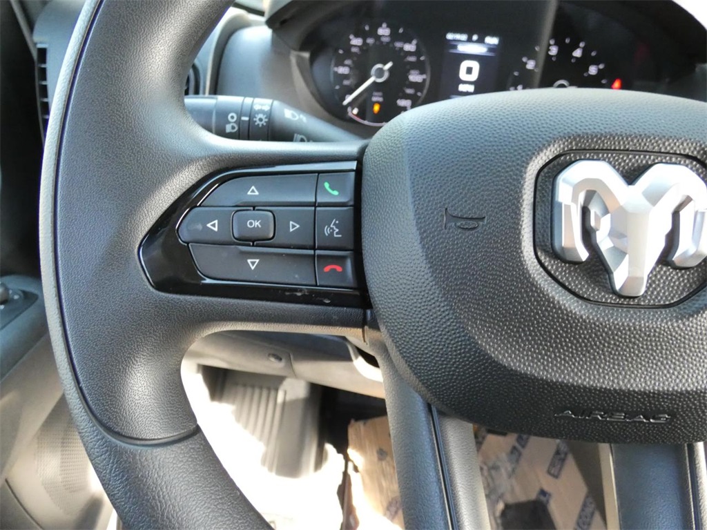 Vehicle image 17 of 23