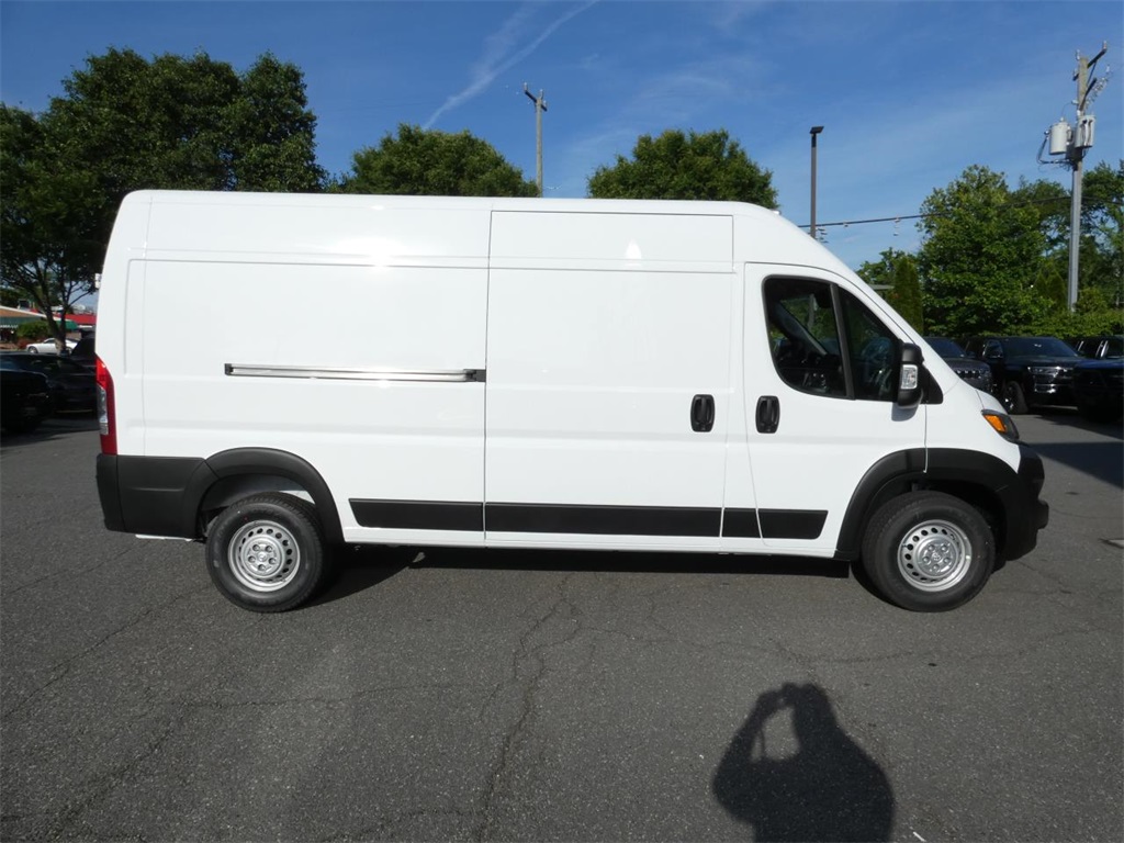 Vehicle image 4 of 27