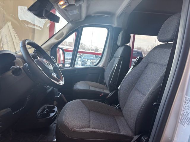 2024 Ram ProMaster Window Van SLT+ Image 11 of 50