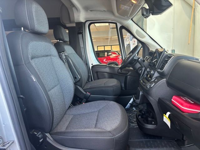 2024 Ram ProMaster Window Van SLT+ Image 10 of 50
