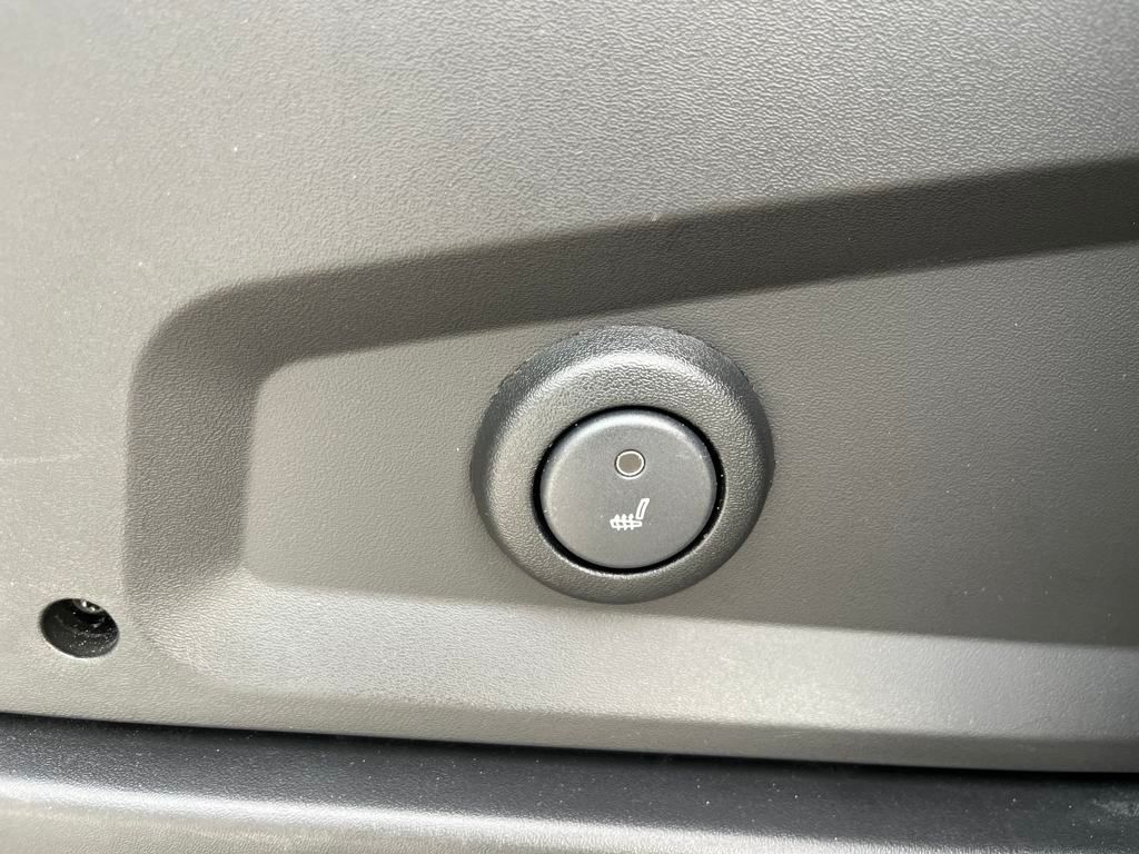 Vehicle image 14 of 40