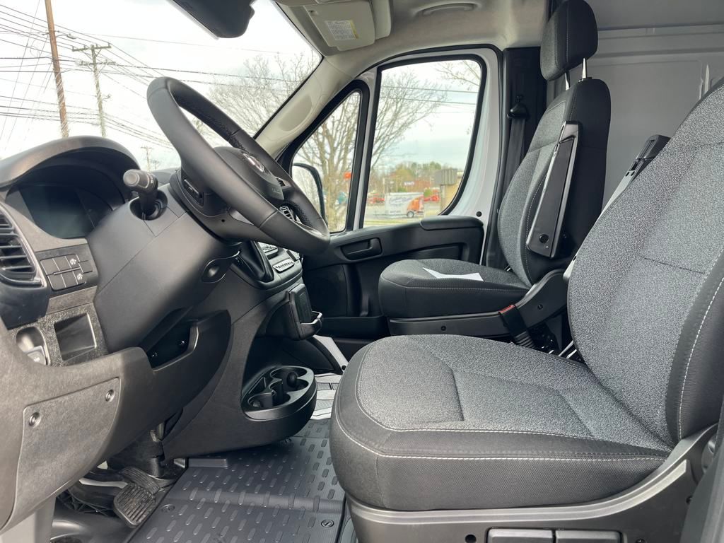 Vehicle image 12 of 40