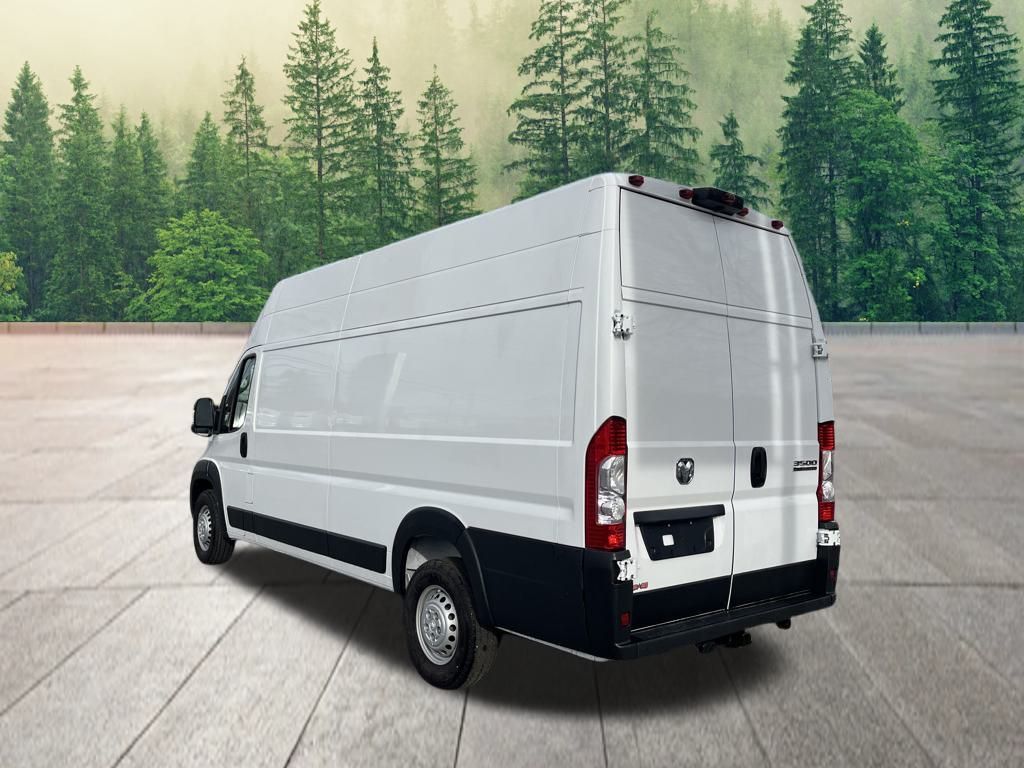 Vehicle image 9 of 40
