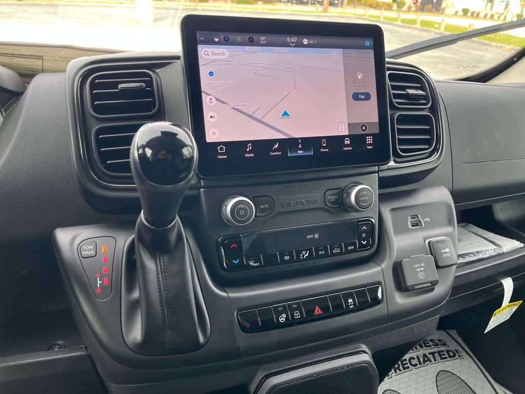 Vehicle image 33 of 40