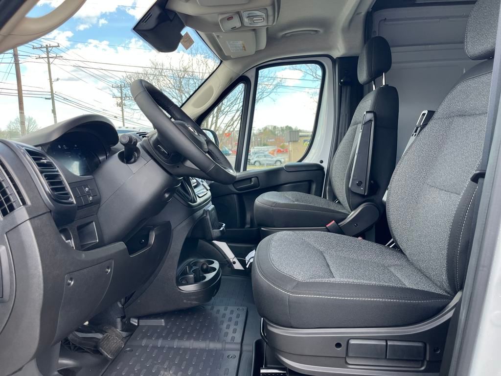 Vehicle image 12 of 39