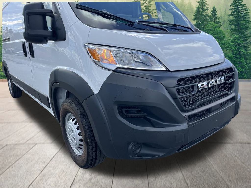Vehicle image 4 of 39