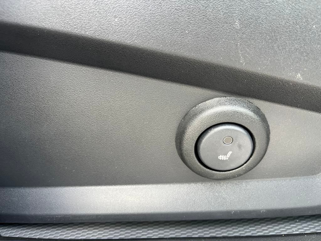 Vehicle image 18 of 39