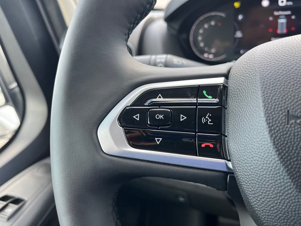 Vehicle image 29 of 39
