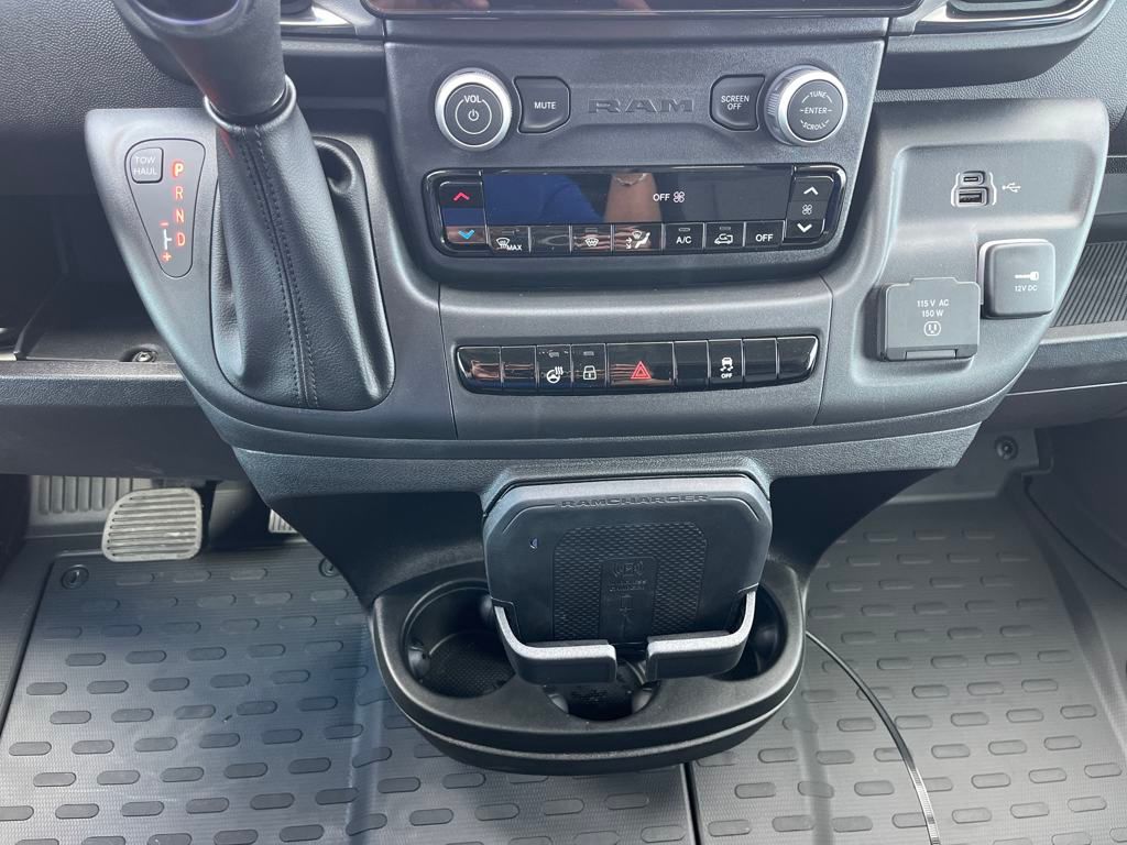 Vehicle image 34 of 39