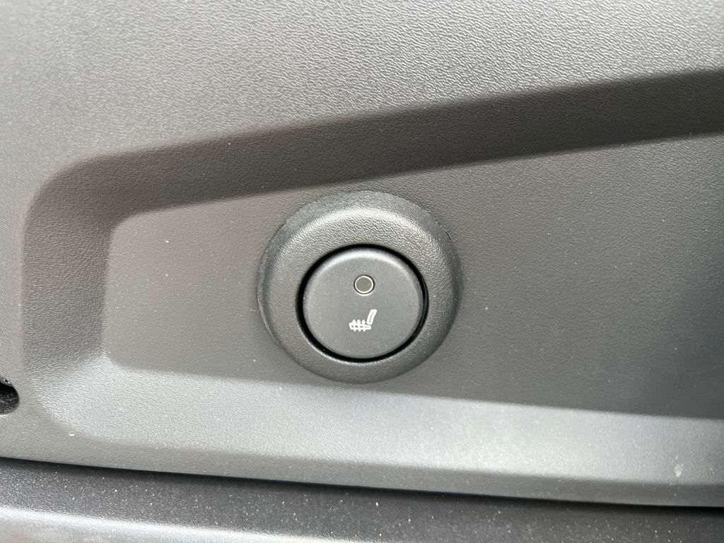 Vehicle image 14 of 39