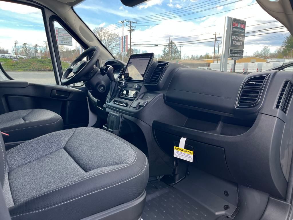 Vehicle image 15 of 39