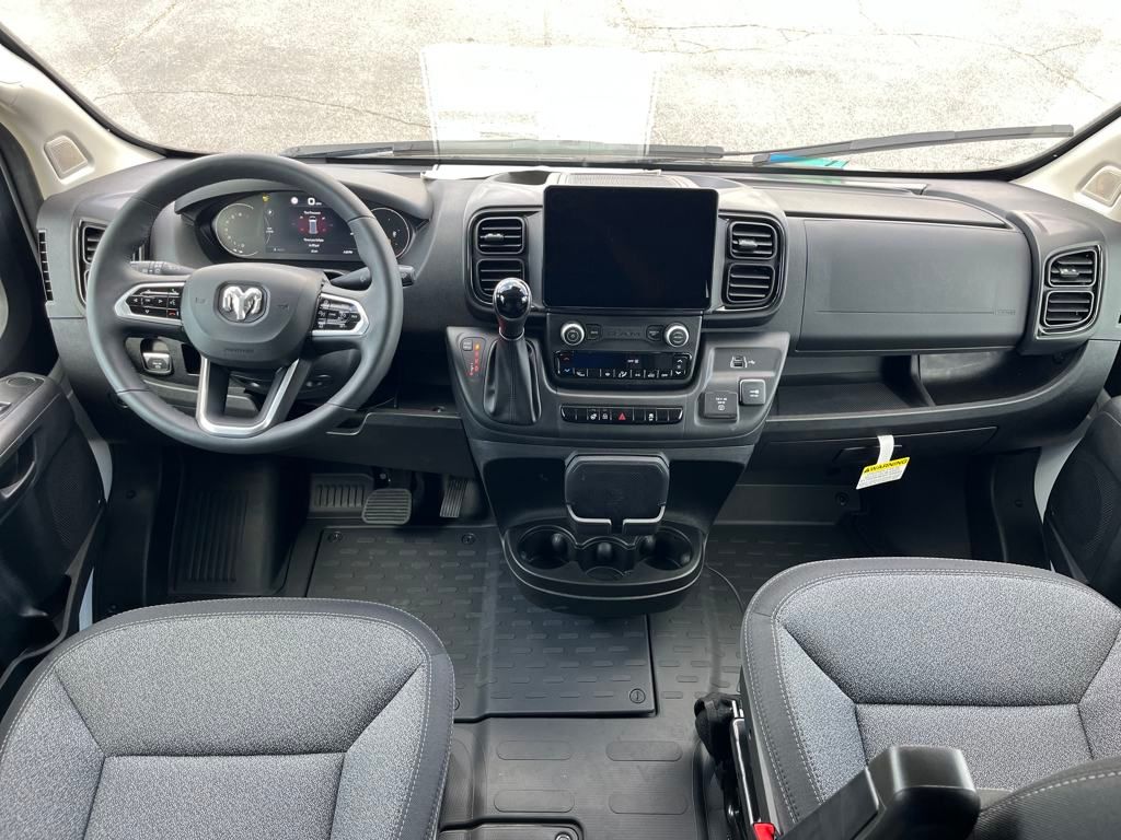 Vehicle image 26 of 39