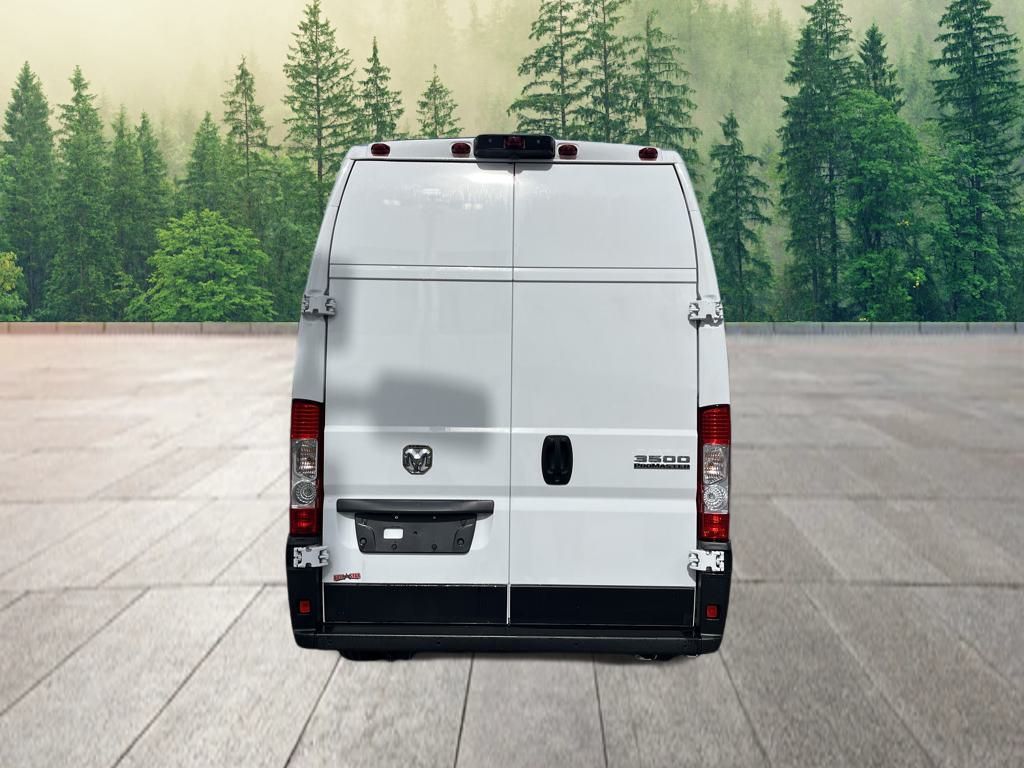 Vehicle image 8 of 39