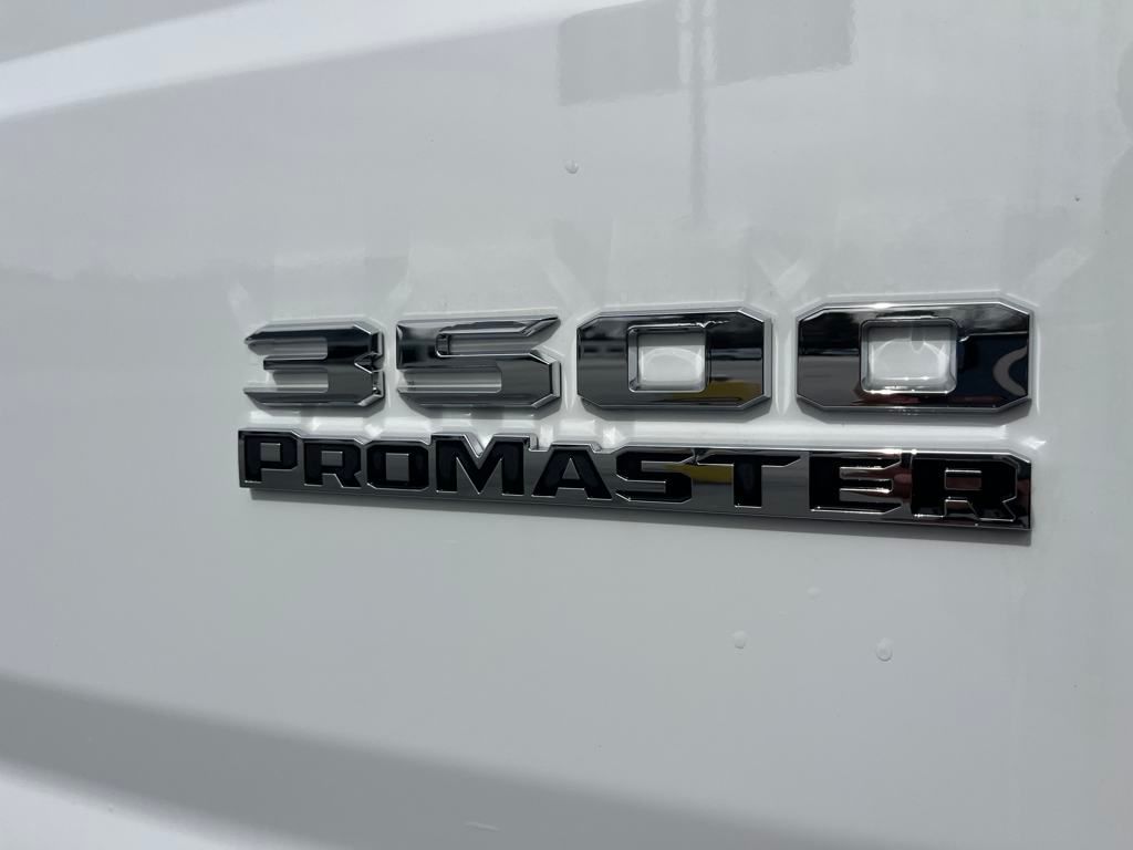 Vehicle image 14 of 39