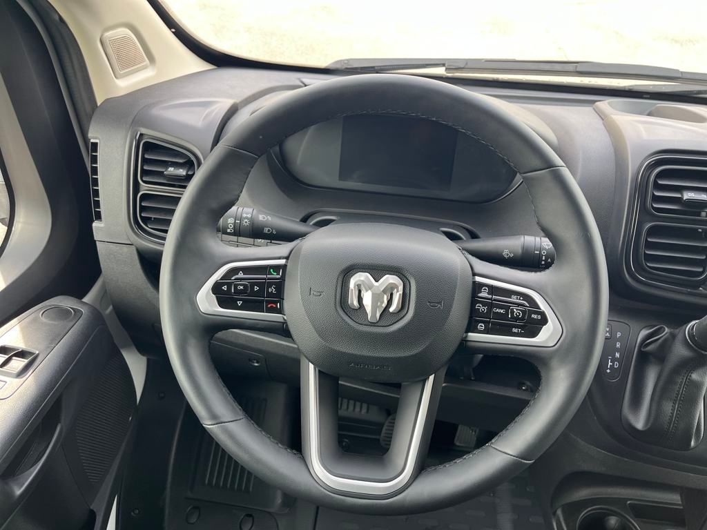 Vehicle image 29 of 39