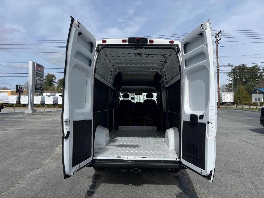 Vehicle image 20 of 39