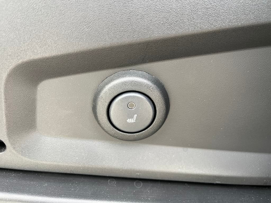 Vehicle image 19 of 39