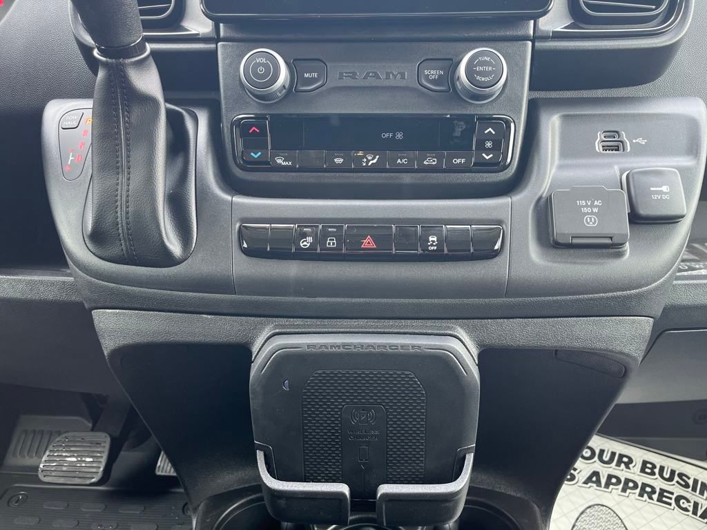 Vehicle image 10 of 39