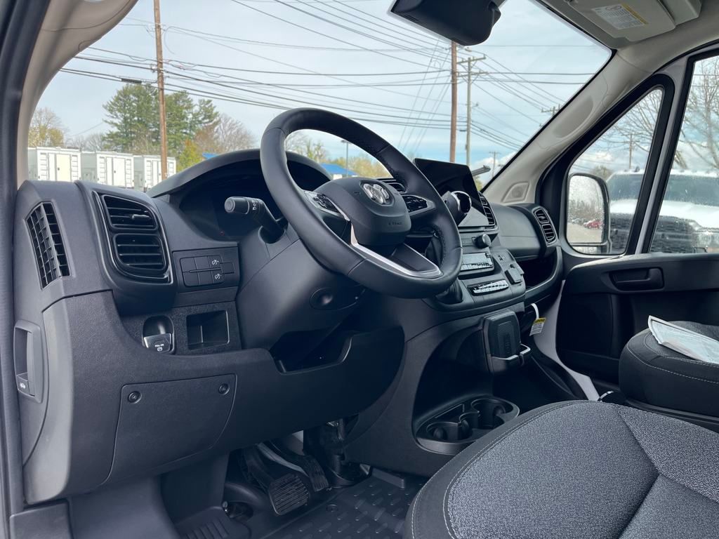 Vehicle image 15 of 39