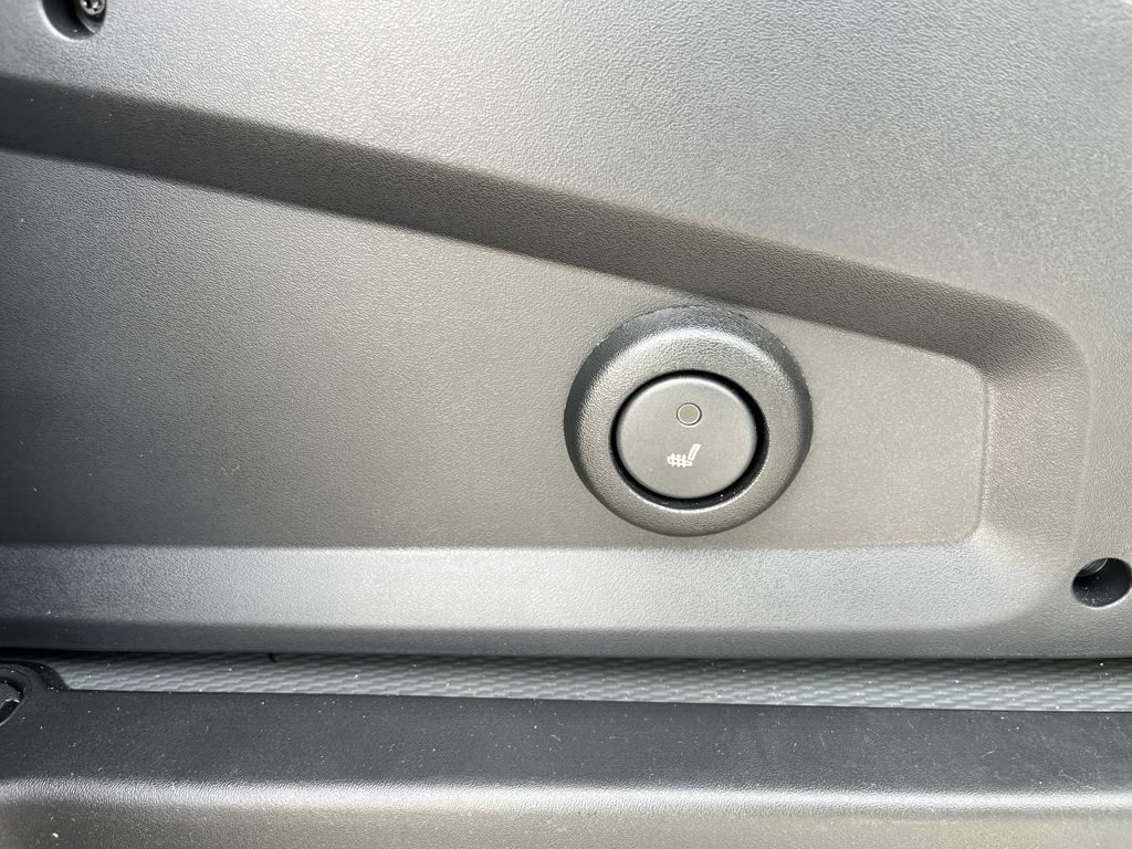 Vehicle image 34 of 39