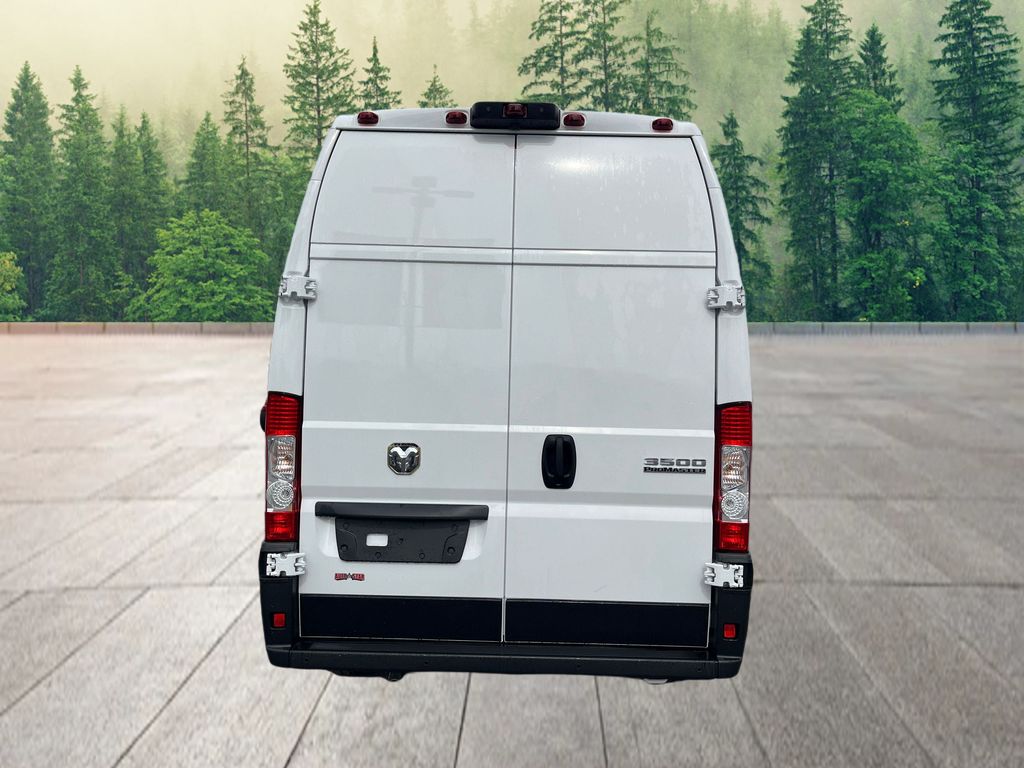 Vehicle image 8 of 35