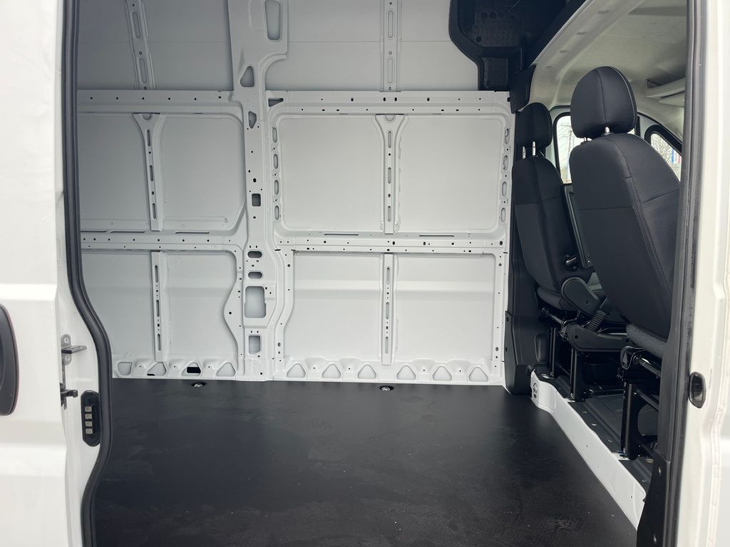 Vehicle image 17 of 35