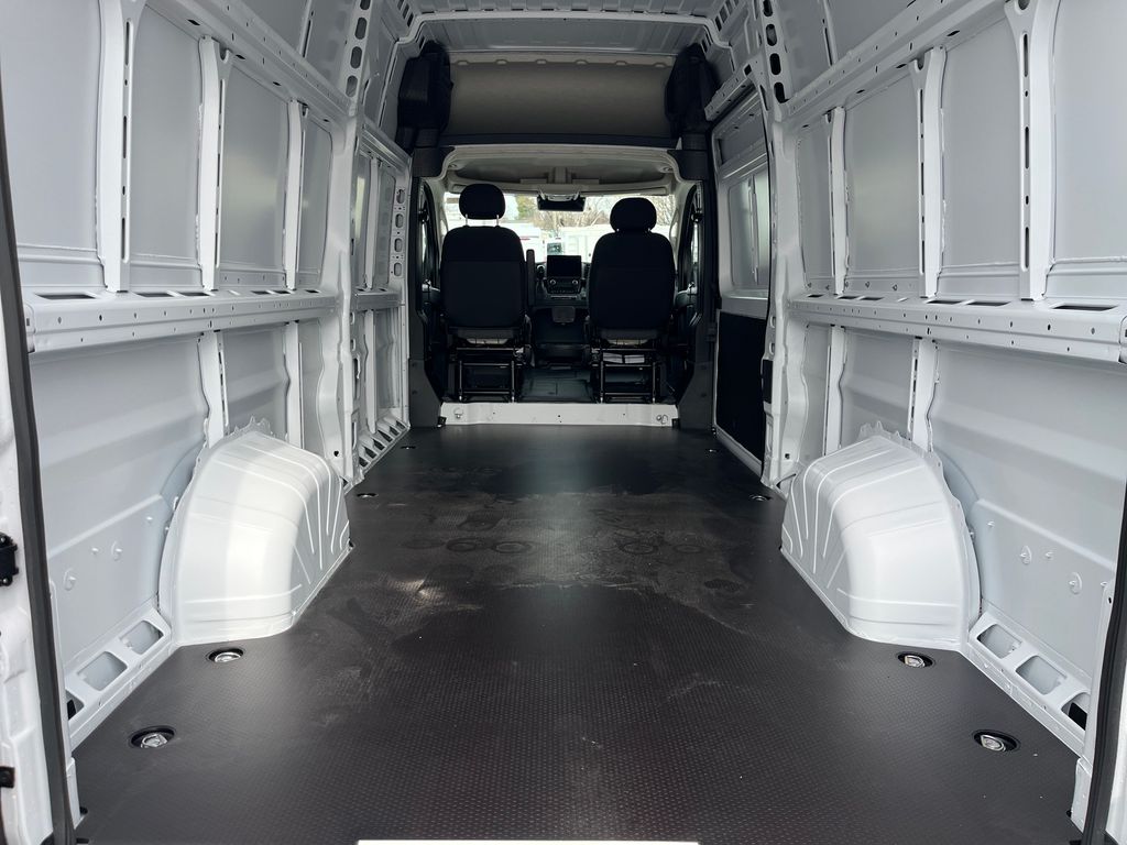 Vehicle image 19 of 35
