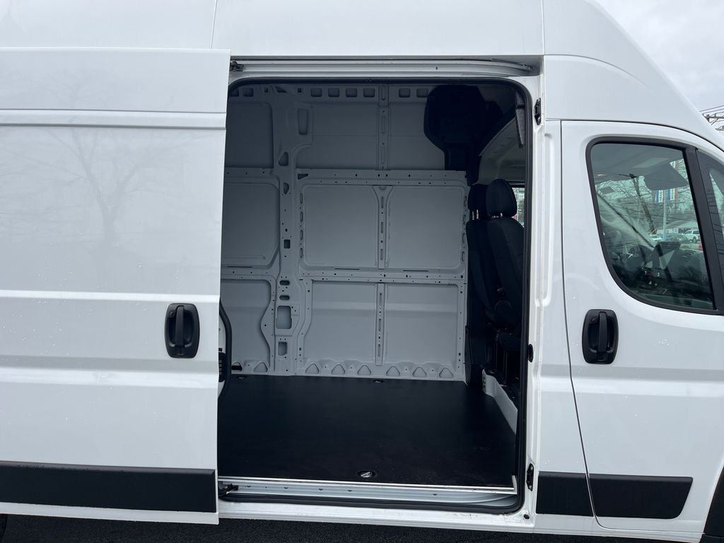 Vehicle image 15 of 35