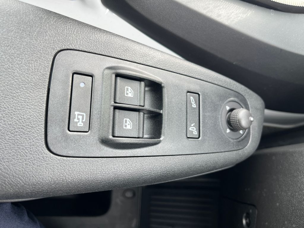 Vehicle image 22 of 35